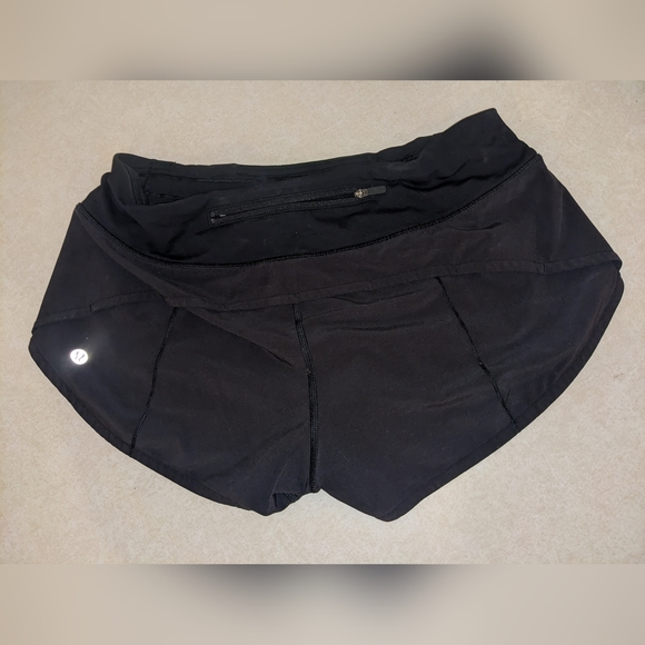 Small black Lululemon Lycra booty shorts - Picture 2 of 2